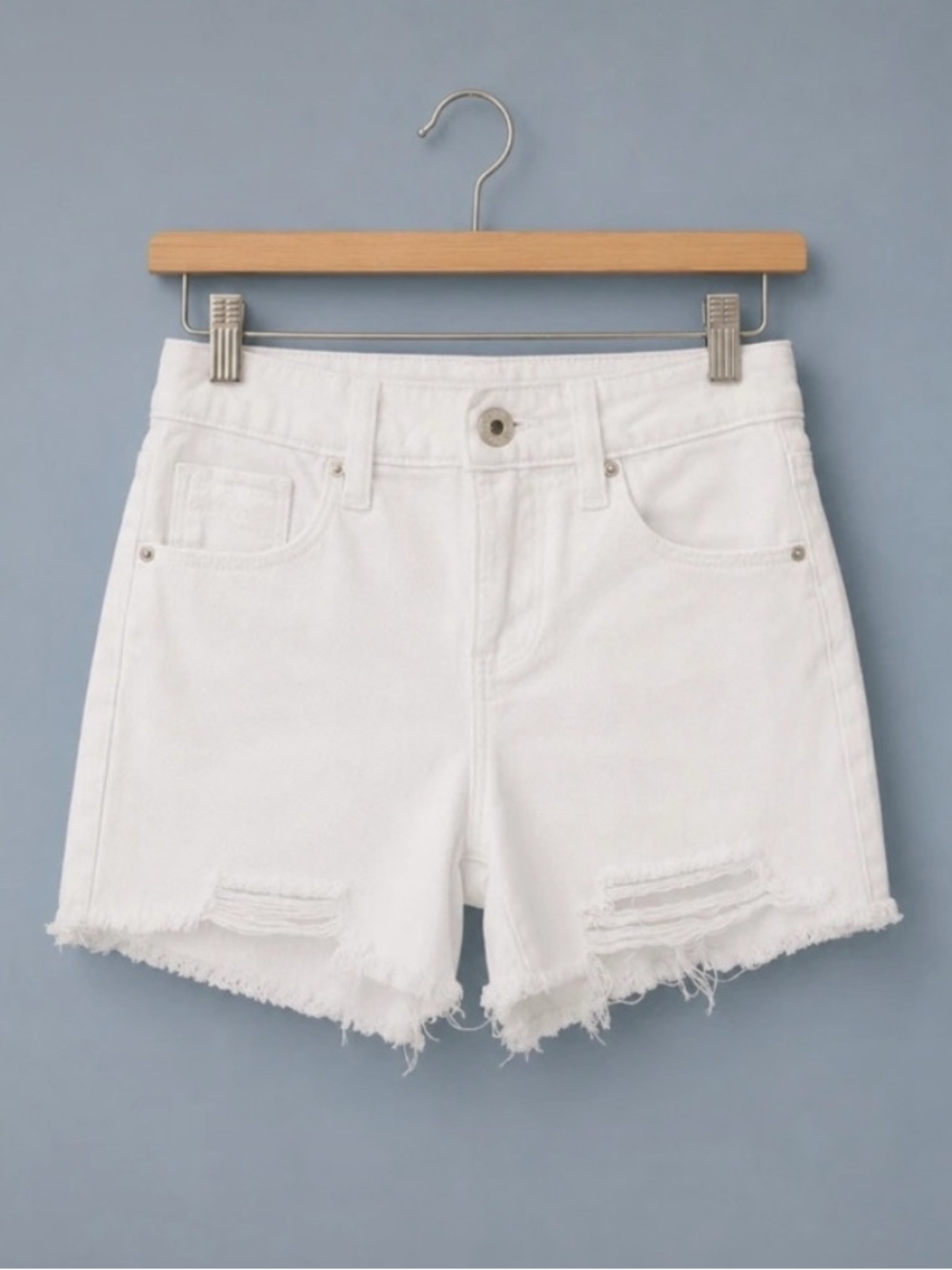YMI White Distressed Frayed-Hem Denim Shorts